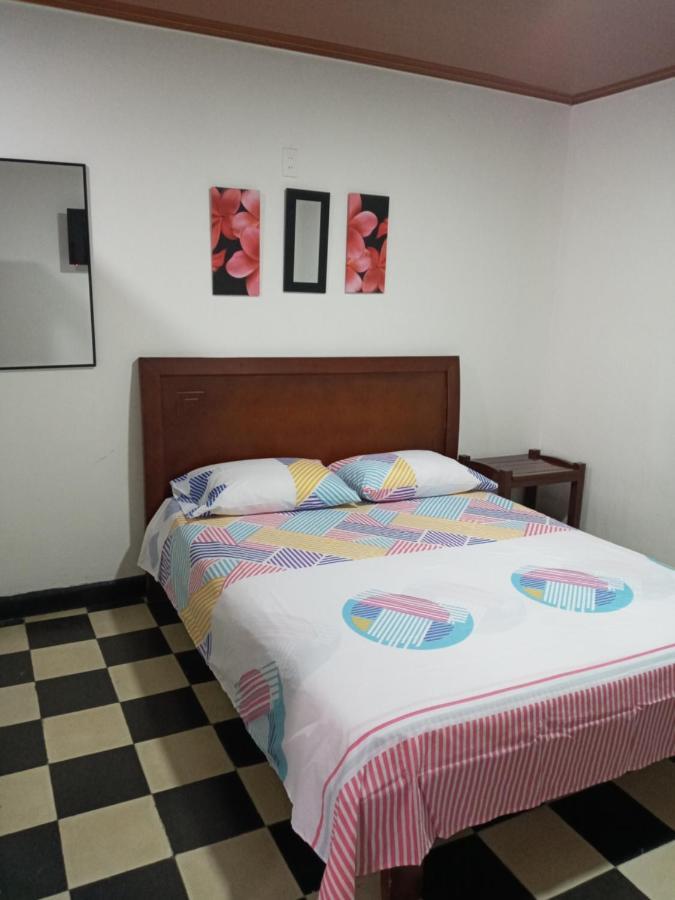 Hospedaje Santa Barbara Буга Екстериор снимка