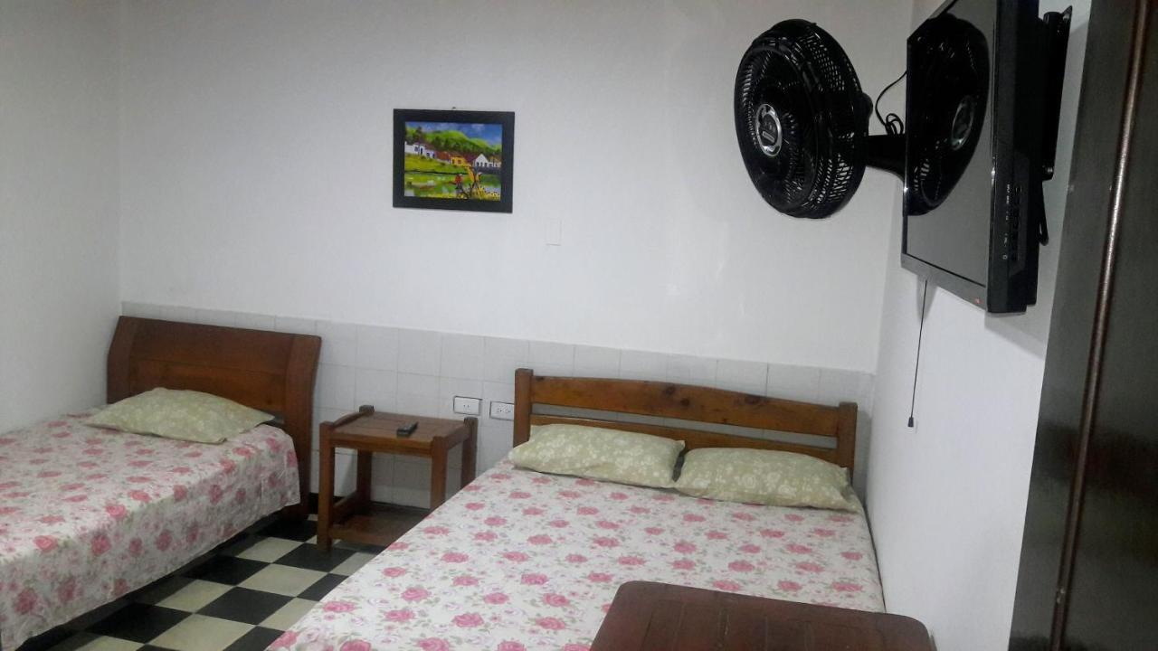 Hospedaje Santa Barbara Буга Екстериор снимка
